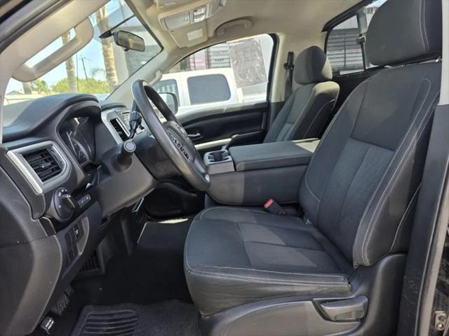 2017 Nissan Titan SV