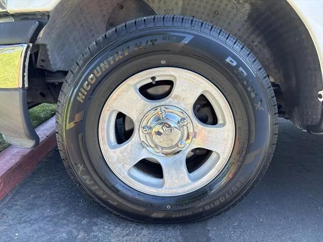 2001 Ford F-150 Base