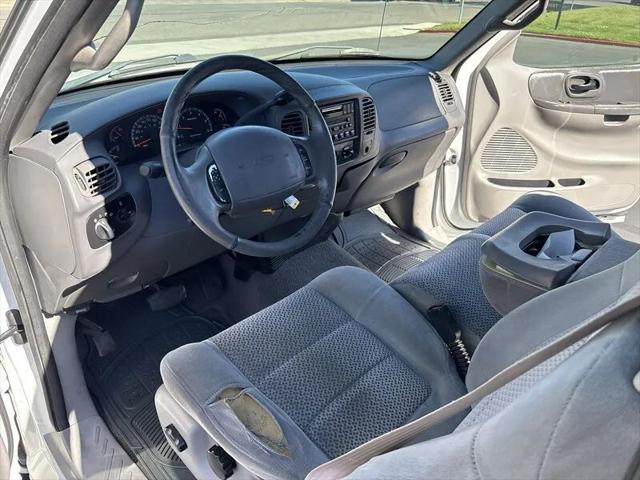 2001 Ford F-150 Base