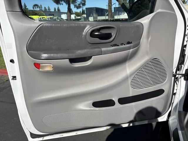 2001 Ford F-150 Base