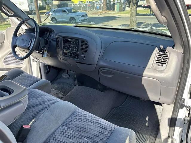 2001 Ford F-150 Base