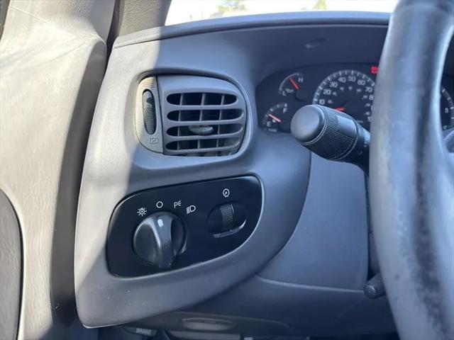 2001 Ford F-150 Base