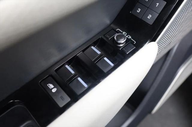 2019 Land Rover Range Rover Velar P250 R-Dynamic SE