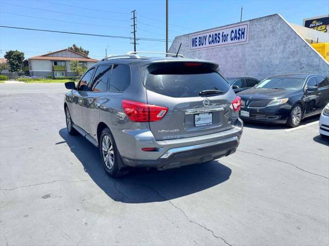 2017 Nissan Pathfinder SV