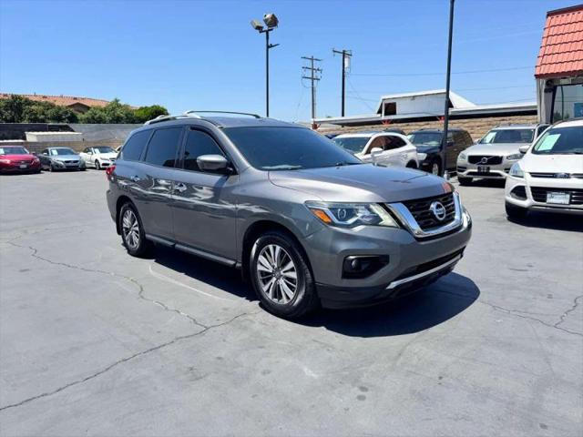 2017 Nissan Pathfinder SV