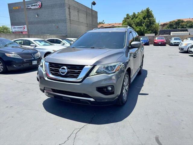 2017 Nissan Pathfinder SV