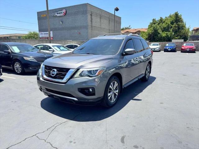 2017 Nissan Pathfinder SV