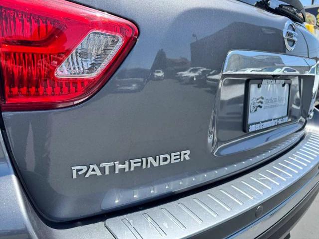 2017 Nissan Pathfinder SV