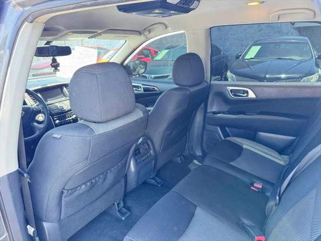 2017 Nissan Pathfinder SV
