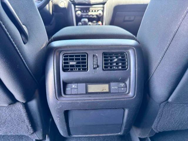 2017 Nissan Pathfinder SV