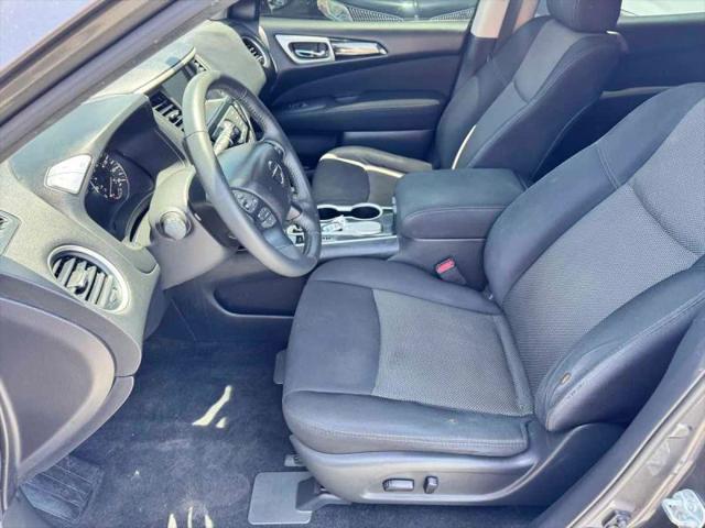 2017 Nissan Pathfinder SV