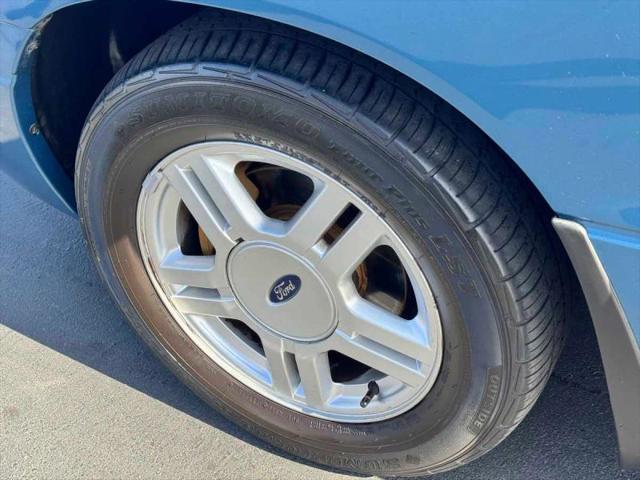 2003 Ford Windstar SE