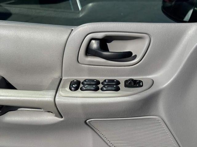 2003 Ford Windstar SE
