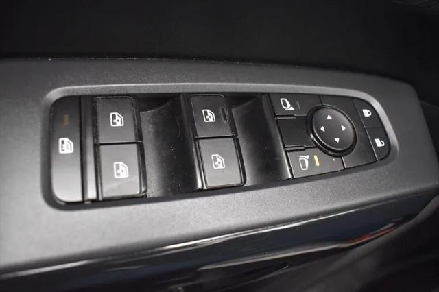 2024 Nissan Pathfinder SV FWD