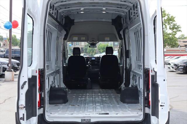 2023 Ford Transit Cargo Van Extended Length w/9 950-lb GVWR