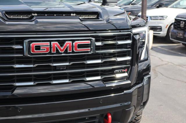 2024 GMC Sierra 2500HD 4WD Crew Cab Standard Bed AT4