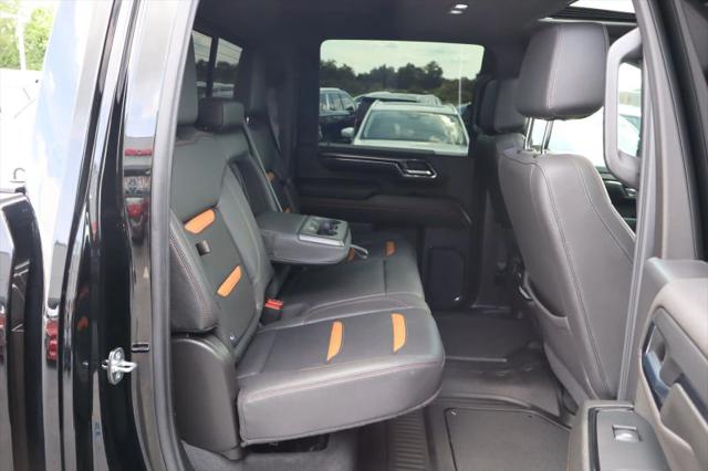 2024 GMC Sierra 2500HD 4WD Crew Cab Standard Bed AT4