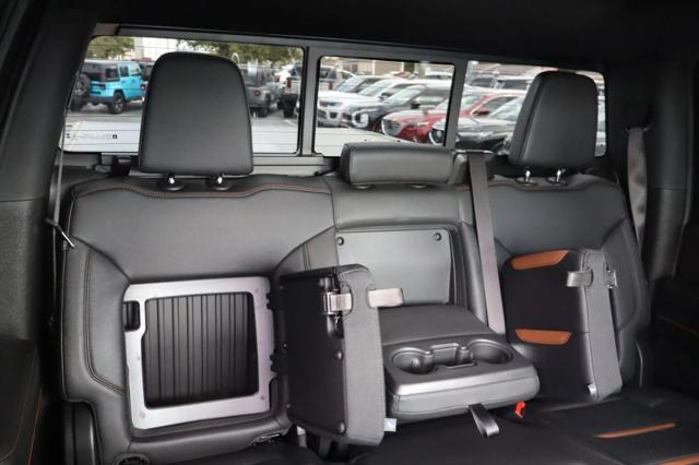 2024 GMC Sierra 2500HD 4WD Crew Cab Standard Bed AT4