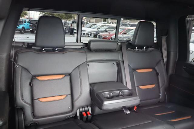 2024 GMC Sierra 2500HD 4WD Crew Cab Standard Bed AT4