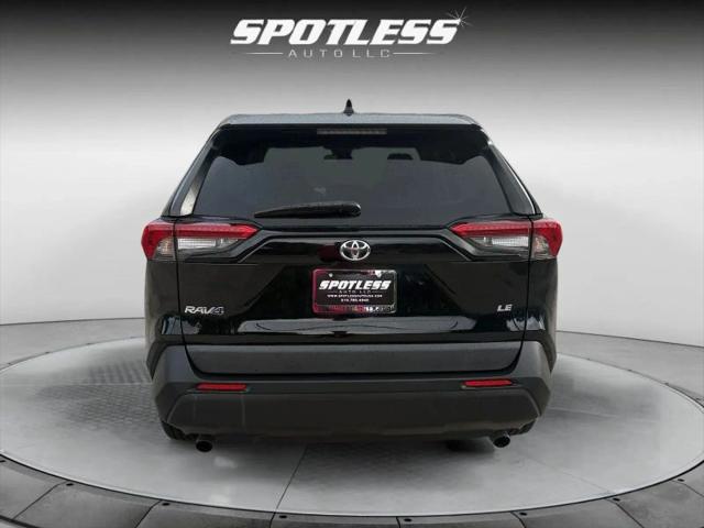 2022 Toyota RAV4 LE