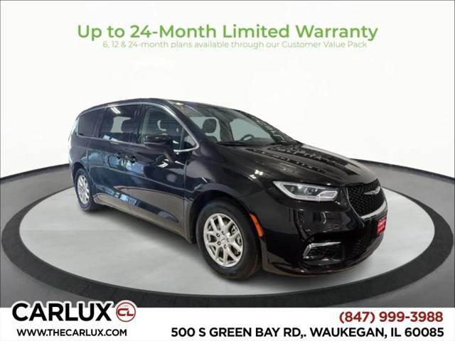 2023 Chrysler Pacifica Touring L for sale in Waukegan, IL