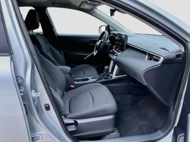 2025 Toyota Corolla Cross LE