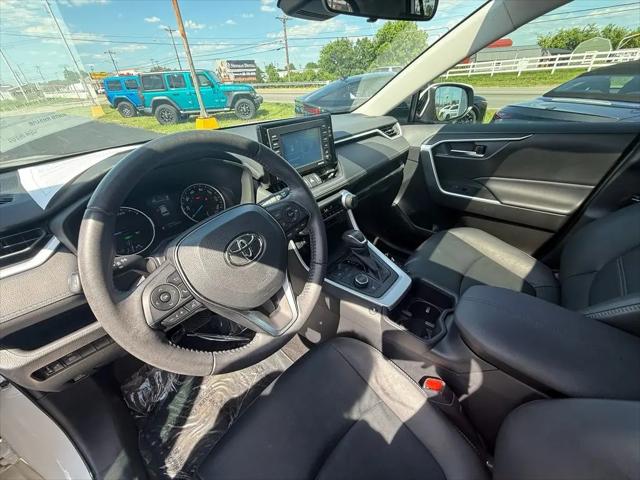 2022 Toyota RAV4 Hybrid XLE Premium