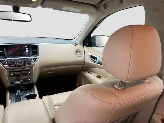 2019 Nissan Pathfinder SL
