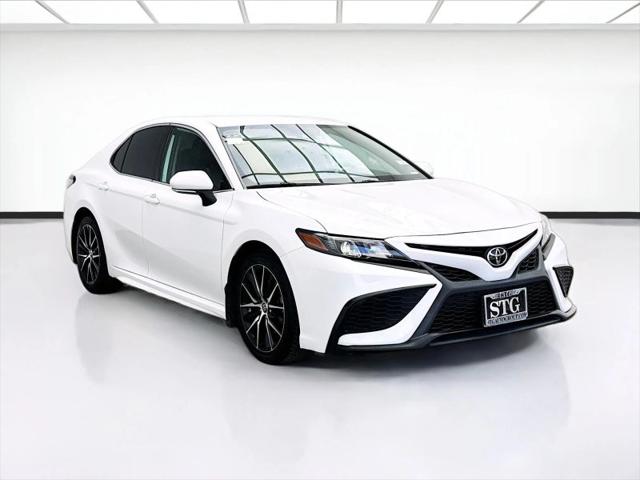 2022 Toyota Camry SE Nightshade Edition