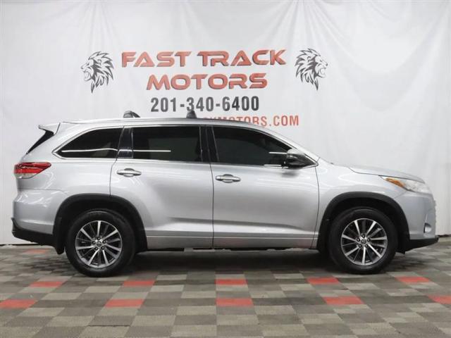 2018 Toyota Highlander SE