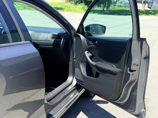 2013 Volkswagen Jetta 2.0L S