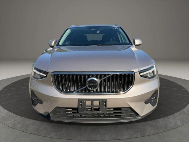 2024 Volvo XC40 B5 Plus Bright Theme