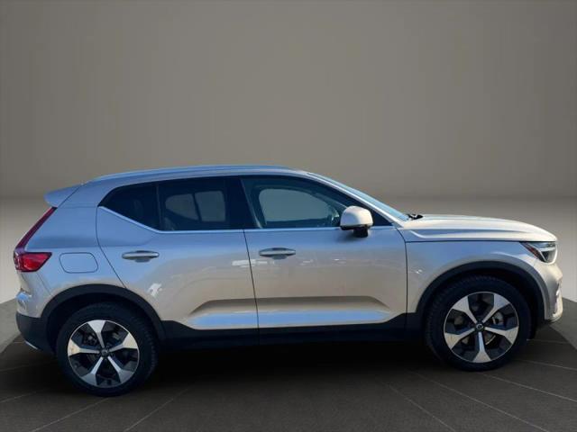 2024 Volvo XC40 B5 Plus Bright Theme