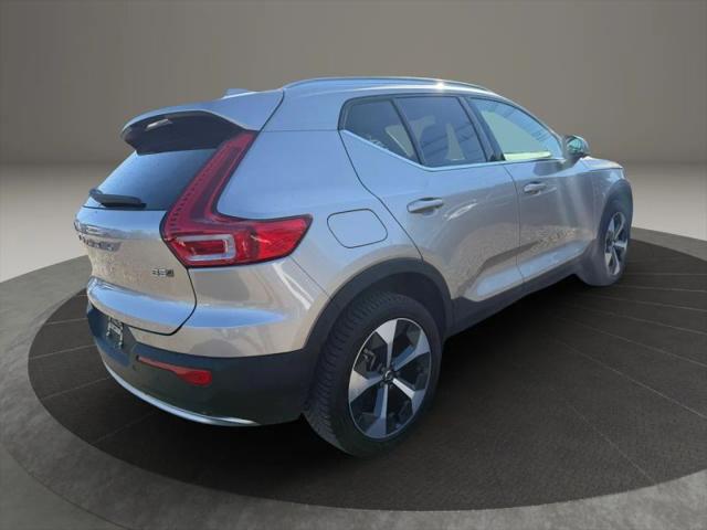 2024 Volvo XC40 B5 Plus Bright Theme