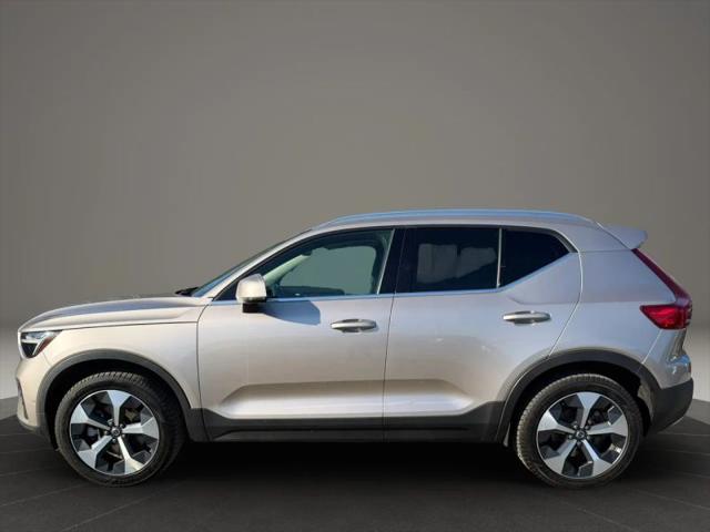 2024 Volvo XC40 B5 Plus Bright Theme