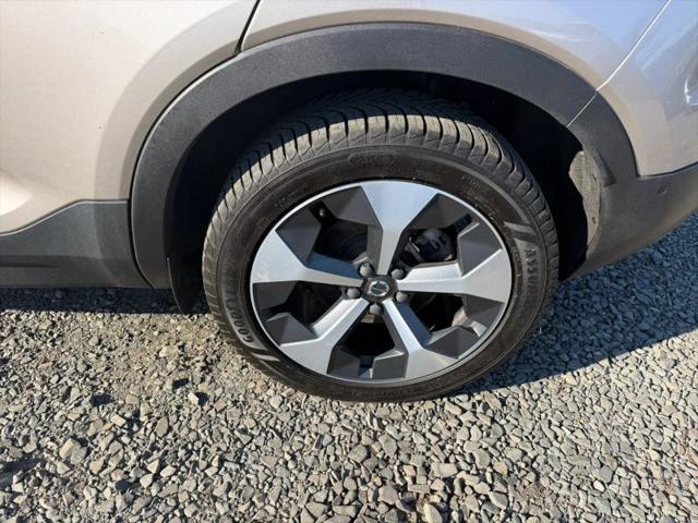 2024 Volvo XC40 B5 Plus Bright Theme