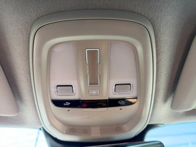 2024 Volvo XC40 B5 Plus Bright Theme