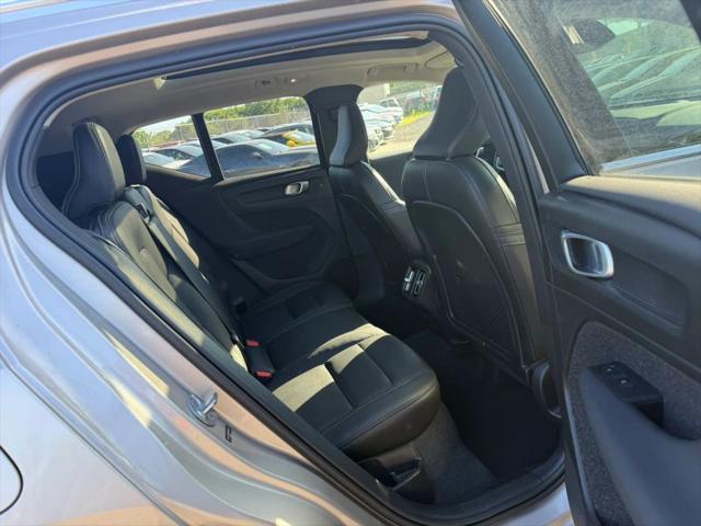 2024 Volvo XC40 B5 Plus Bright Theme