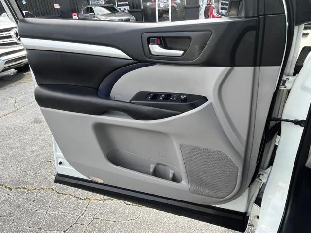 2017 Toyota Highlander LE