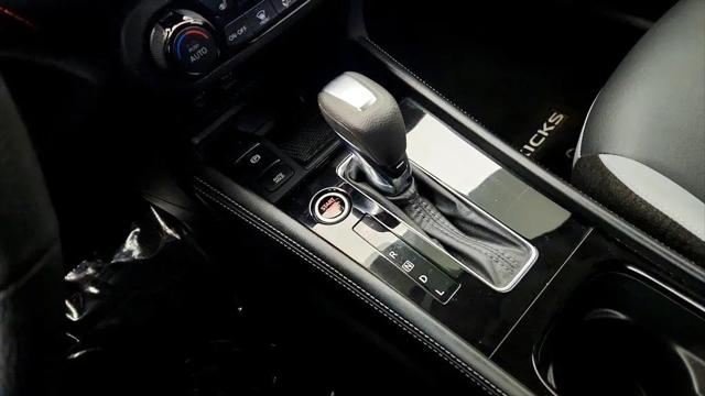 2024 Nissan Kicks SR Xtronic CVT