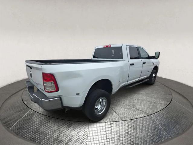 2022 Ram 3500 Big Horn Crew Cab 4x4 8' Box