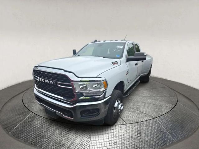 2022 Ram 3500 Big Horn Crew Cab 4x4 8' Box