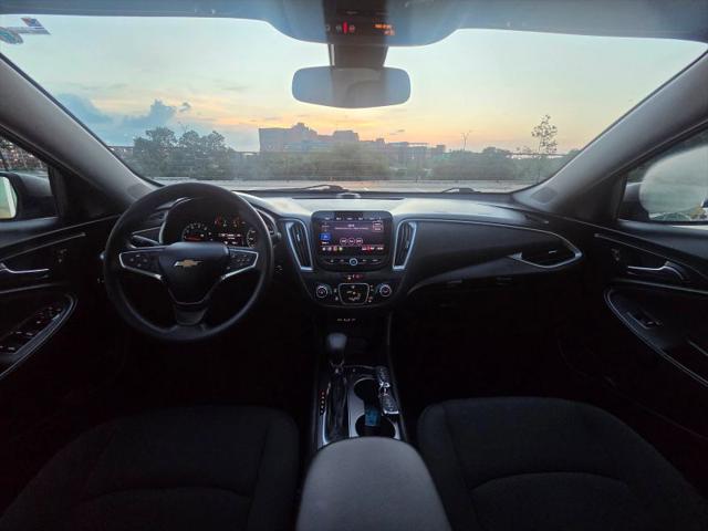 2021 Chevrolet Malibu FWD 1FL