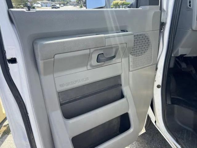 2022 Ford E-350 Cutaway Base