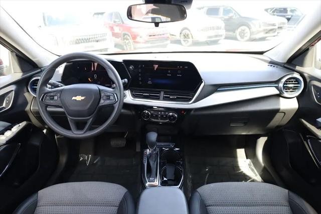 2025 Chevrolet Trax FWD LT