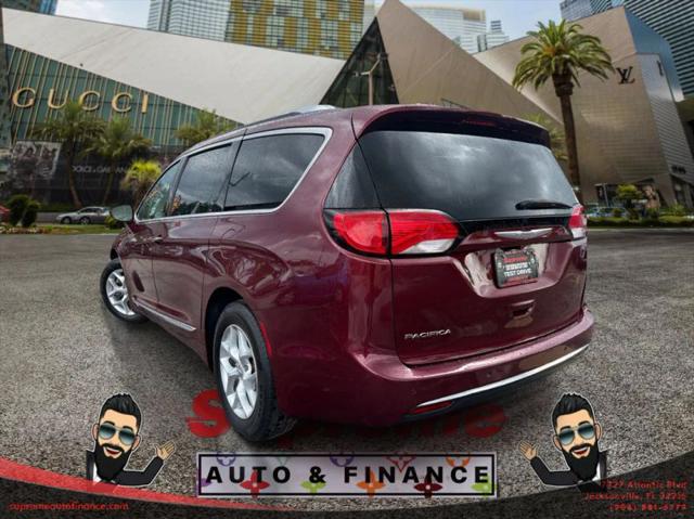 2017 Chrysler Pacifica Touring-L Plus