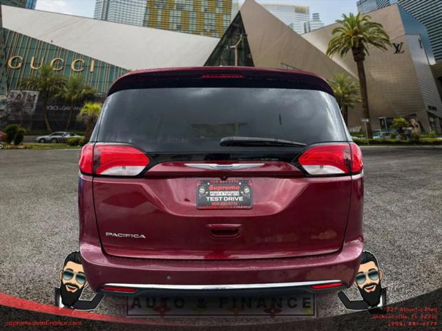 2017 Chrysler Pacifica Touring-L Plus
