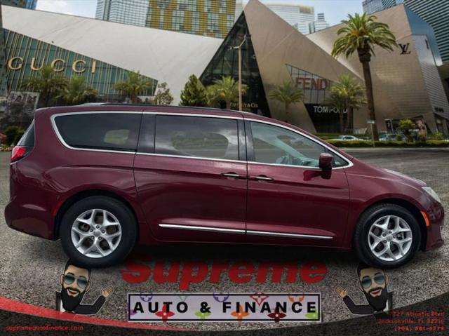 2017 Chrysler Pacifica Touring-L Plus