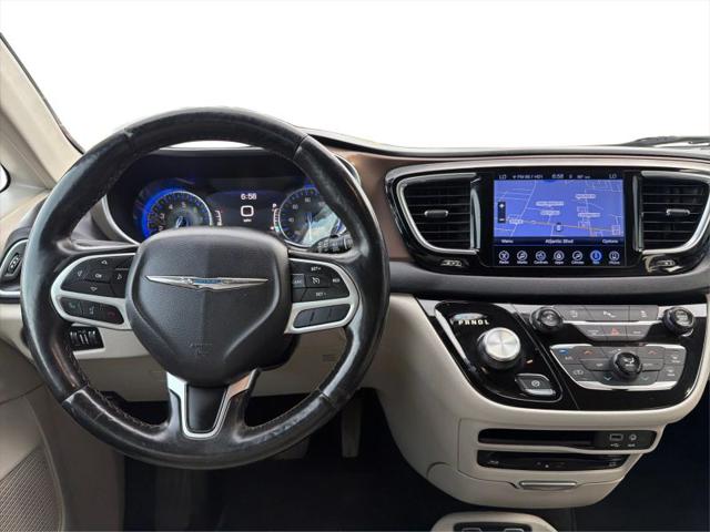 2017 Chrysler Pacifica Touring-L Plus