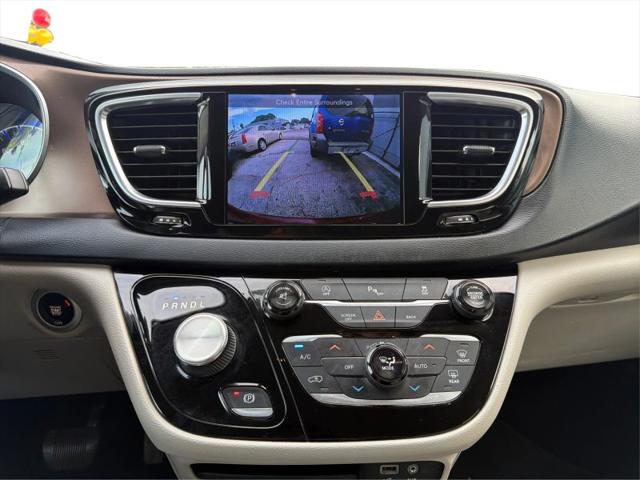 2017 Chrysler Pacifica Touring-L Plus